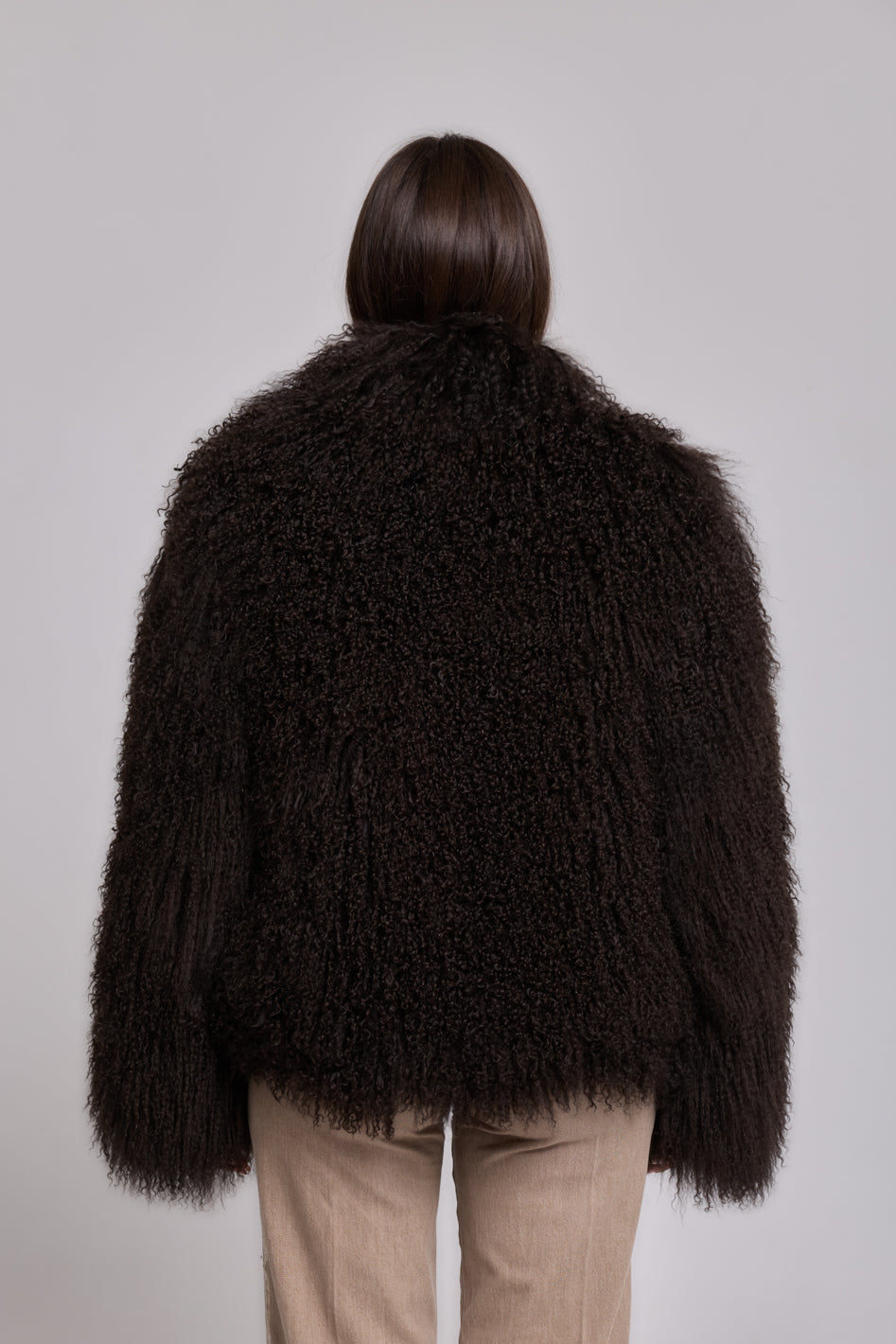 Manteau à col montant en peau de mouton de Mongolie
