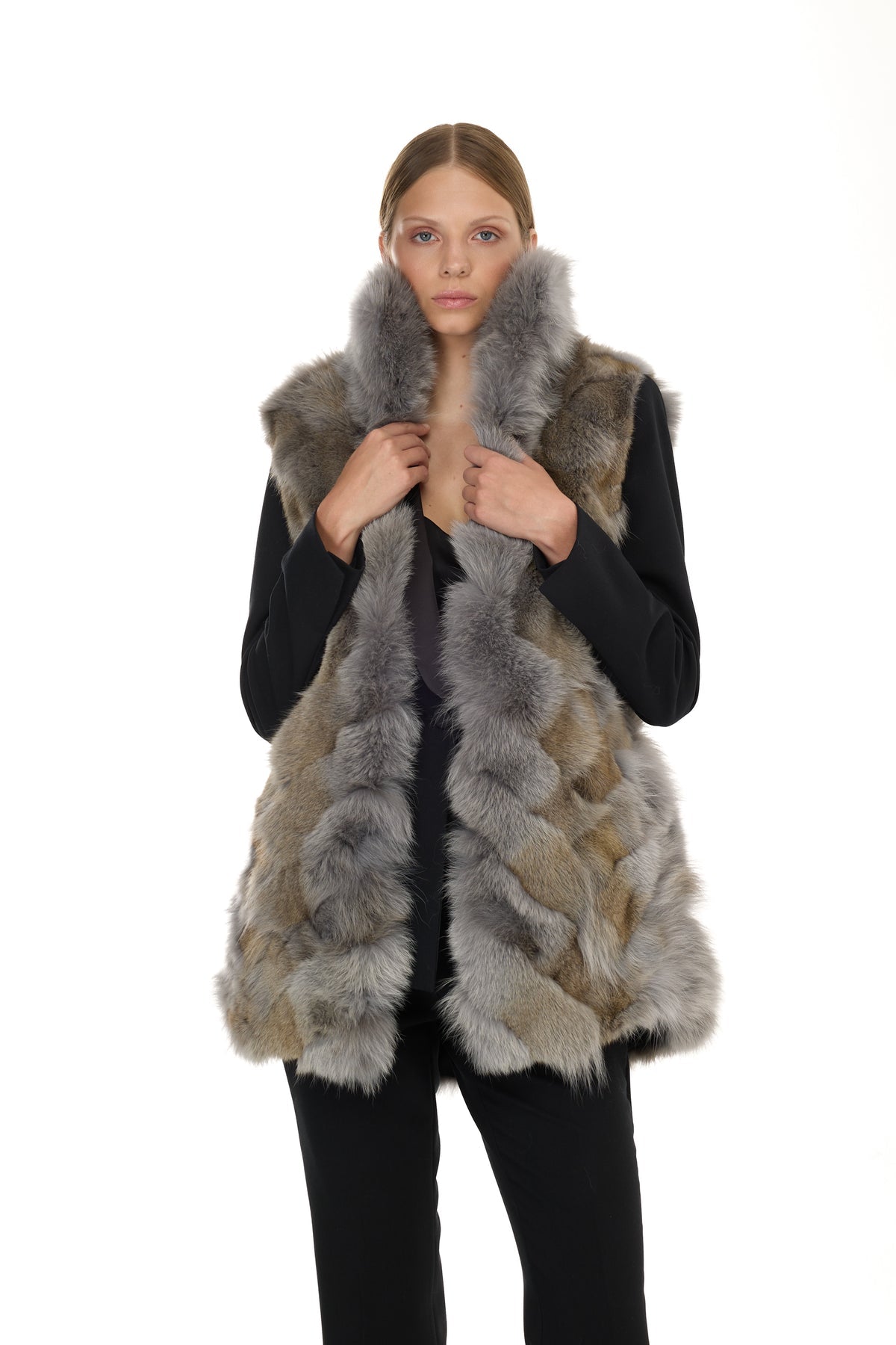 Elegante parka larga GRIS con cuello alto y chaleco de pelo extraíble