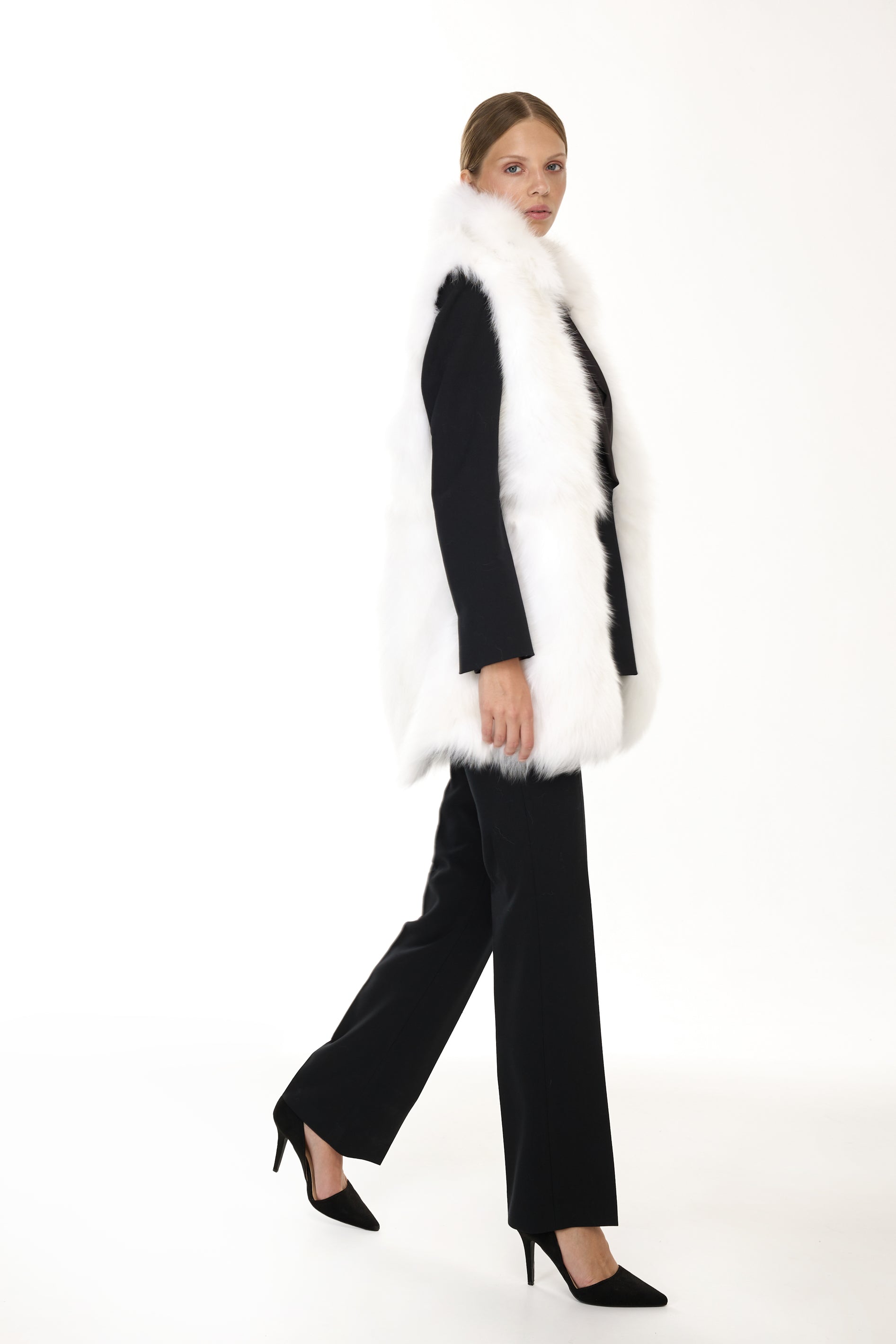 Eleganter WEISSer Parka mit hohem Kragen und abnehmbarer Fellweste