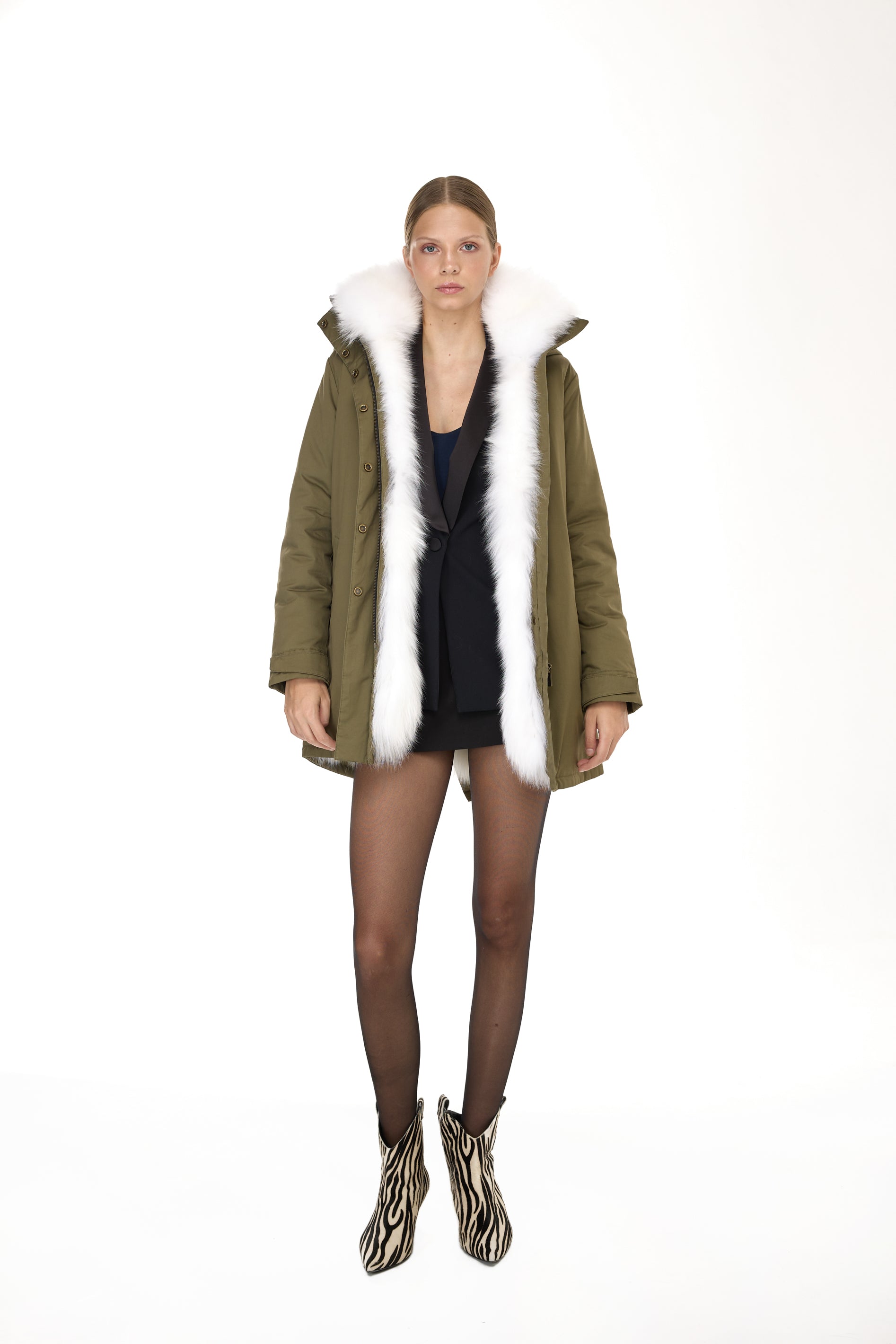 Elegant WHITE Parka with High Collar and Removable Fur Vest