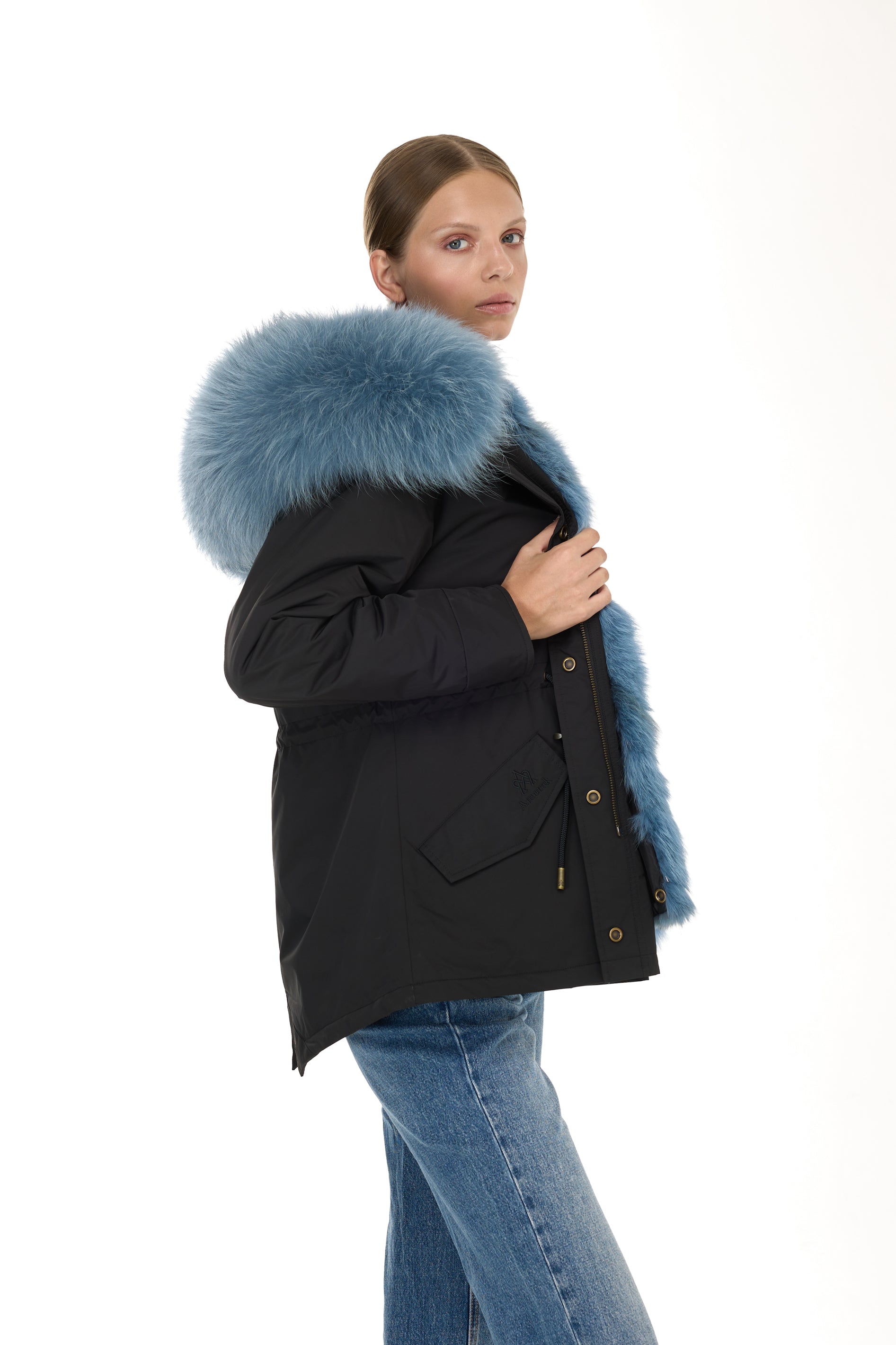 Urbaner kurzer Parka in GRAUBLAU aus wasserdichter Baumwollmischung mit Coyote-Weste