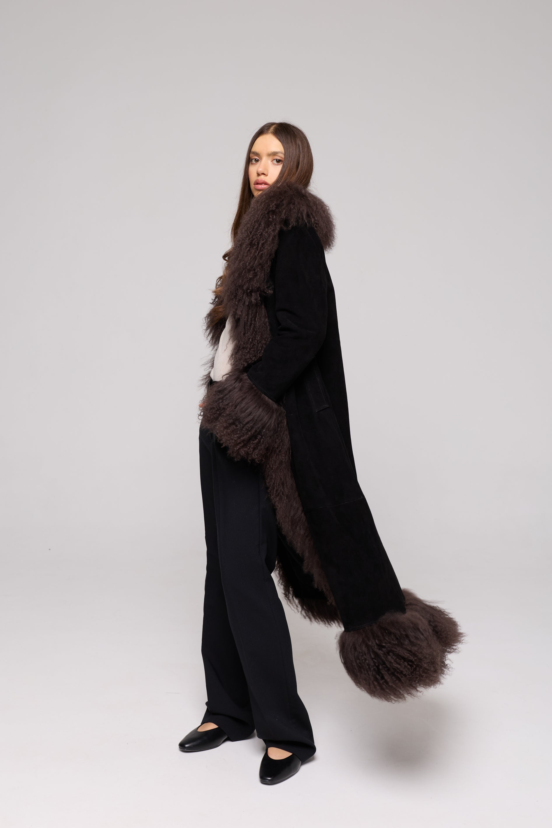 Mantel aus Wildleder, Mongolei-Lammfell, schwarzbraun