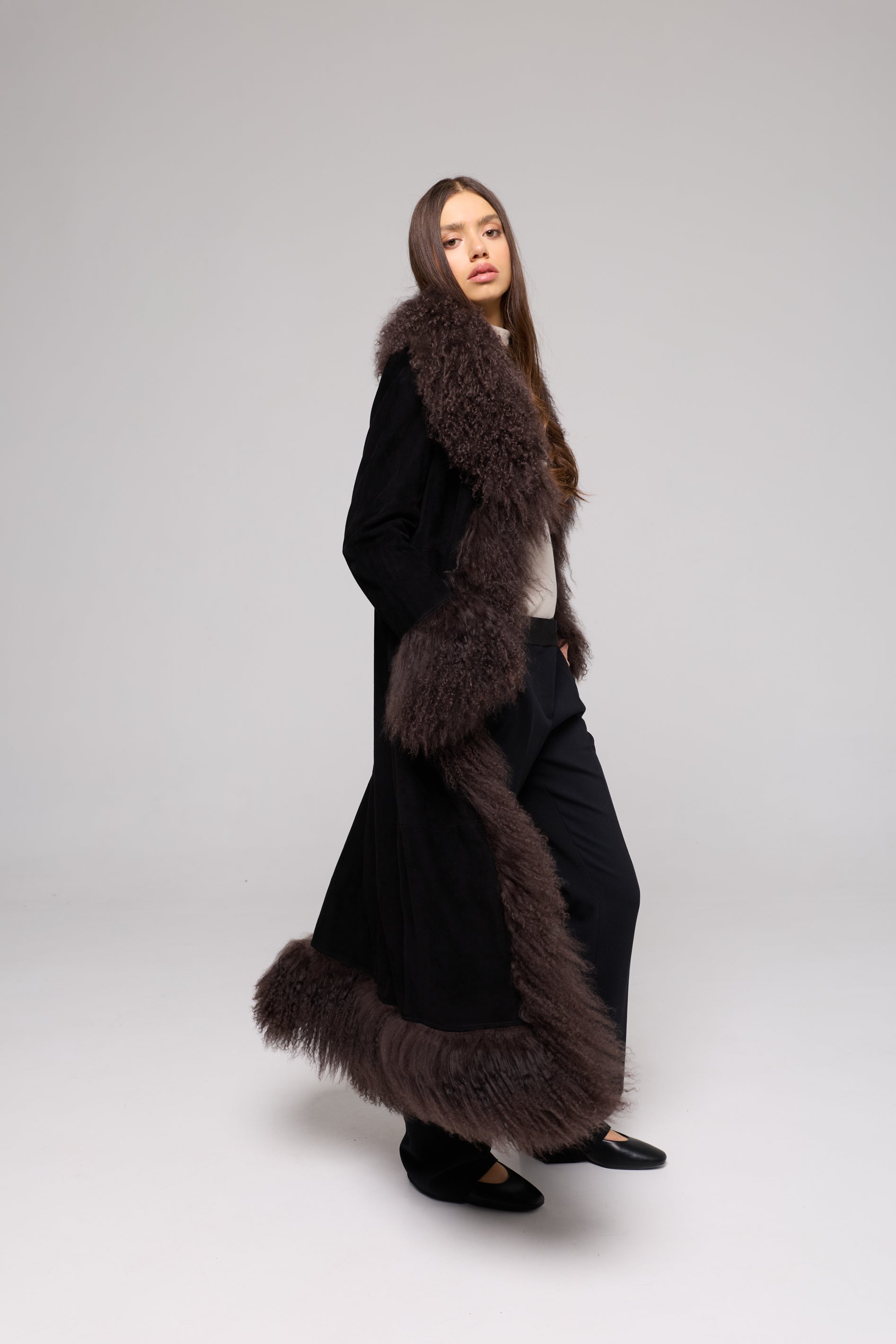 Mantel aus Wildleder, Mongolei-Lammfell, schwarzbraun