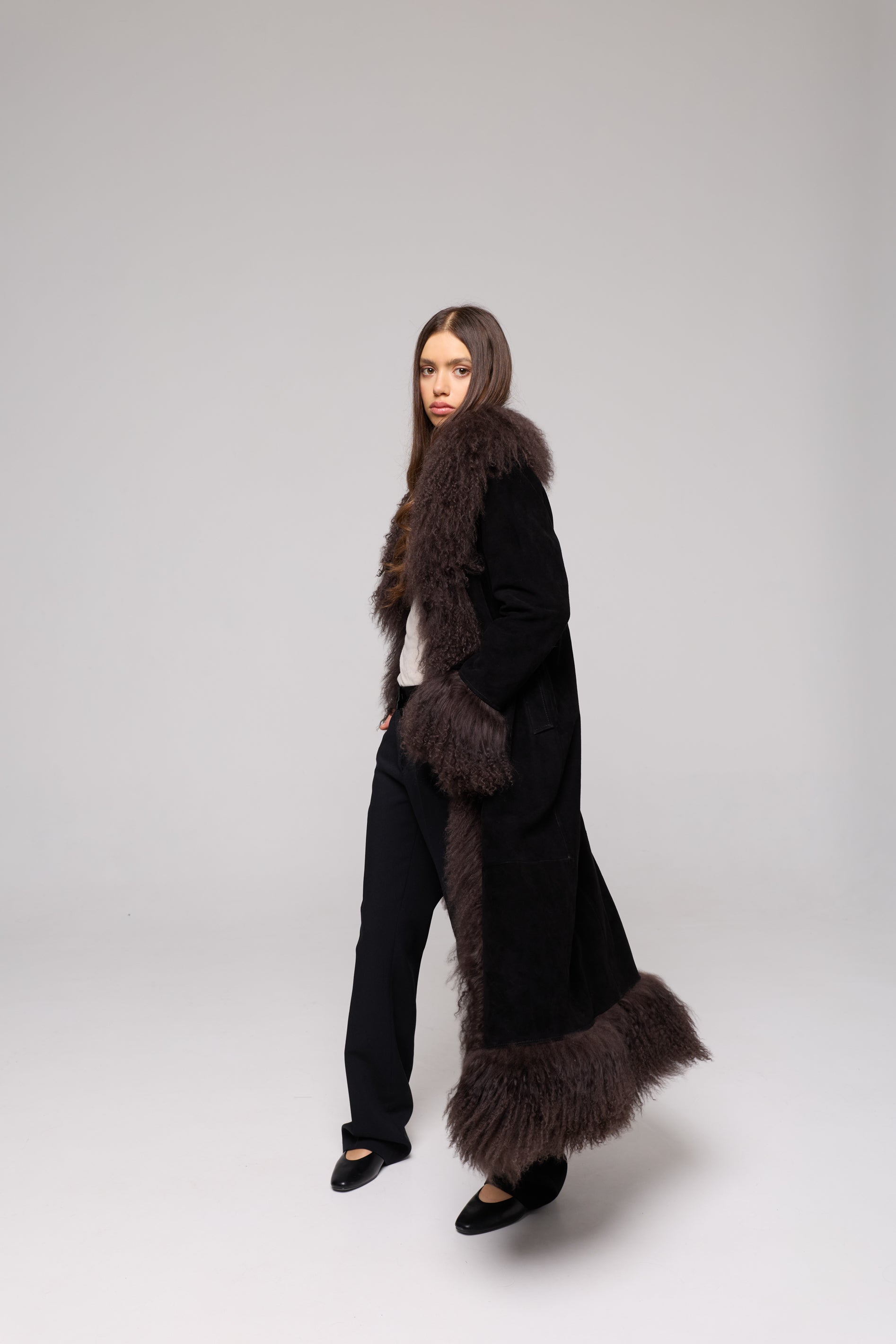 Mantel aus Wildleder, Mongolei-Lammfell, schwarzbraun