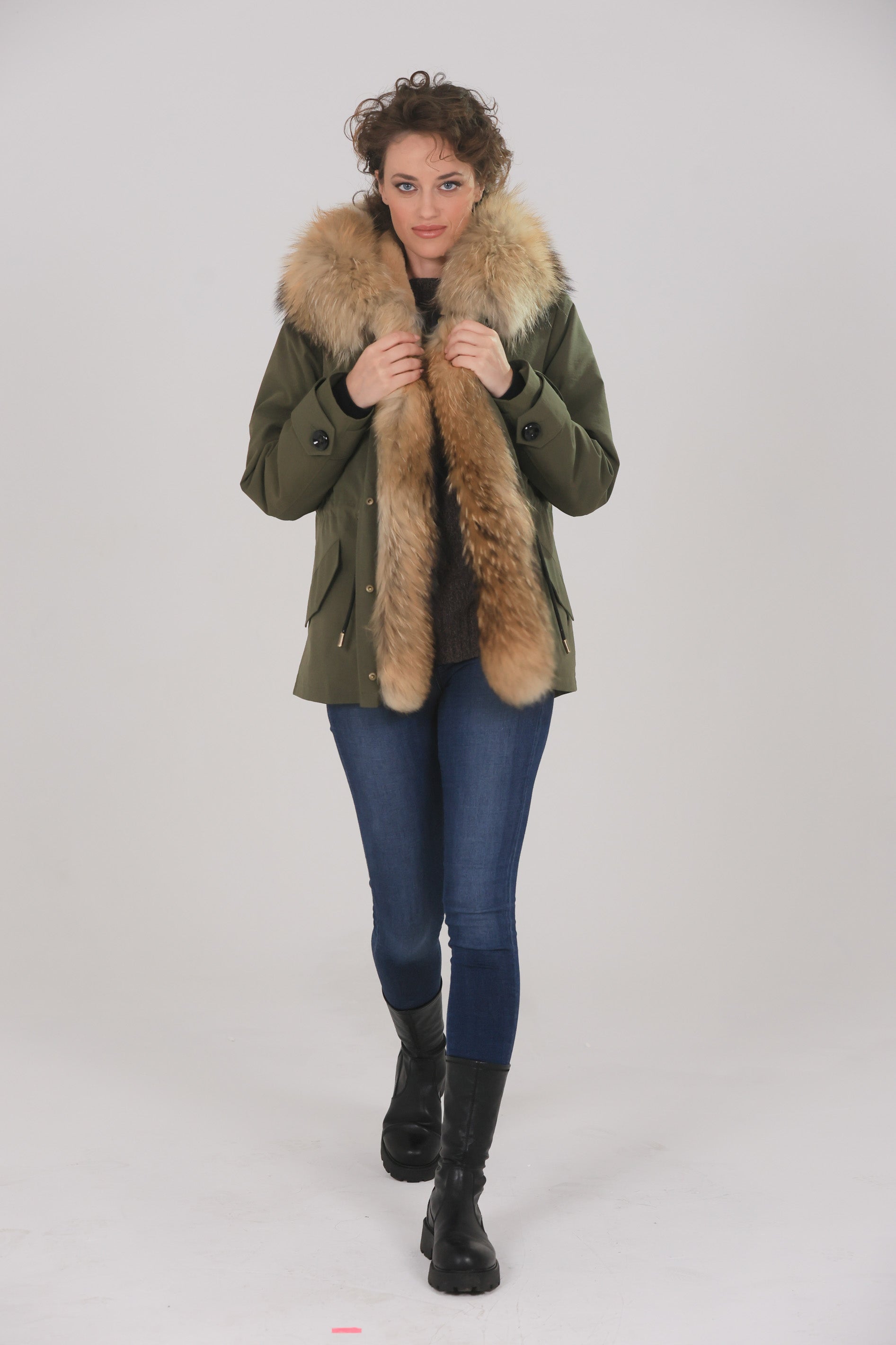 Short raccoon waterproof technical cotton parka