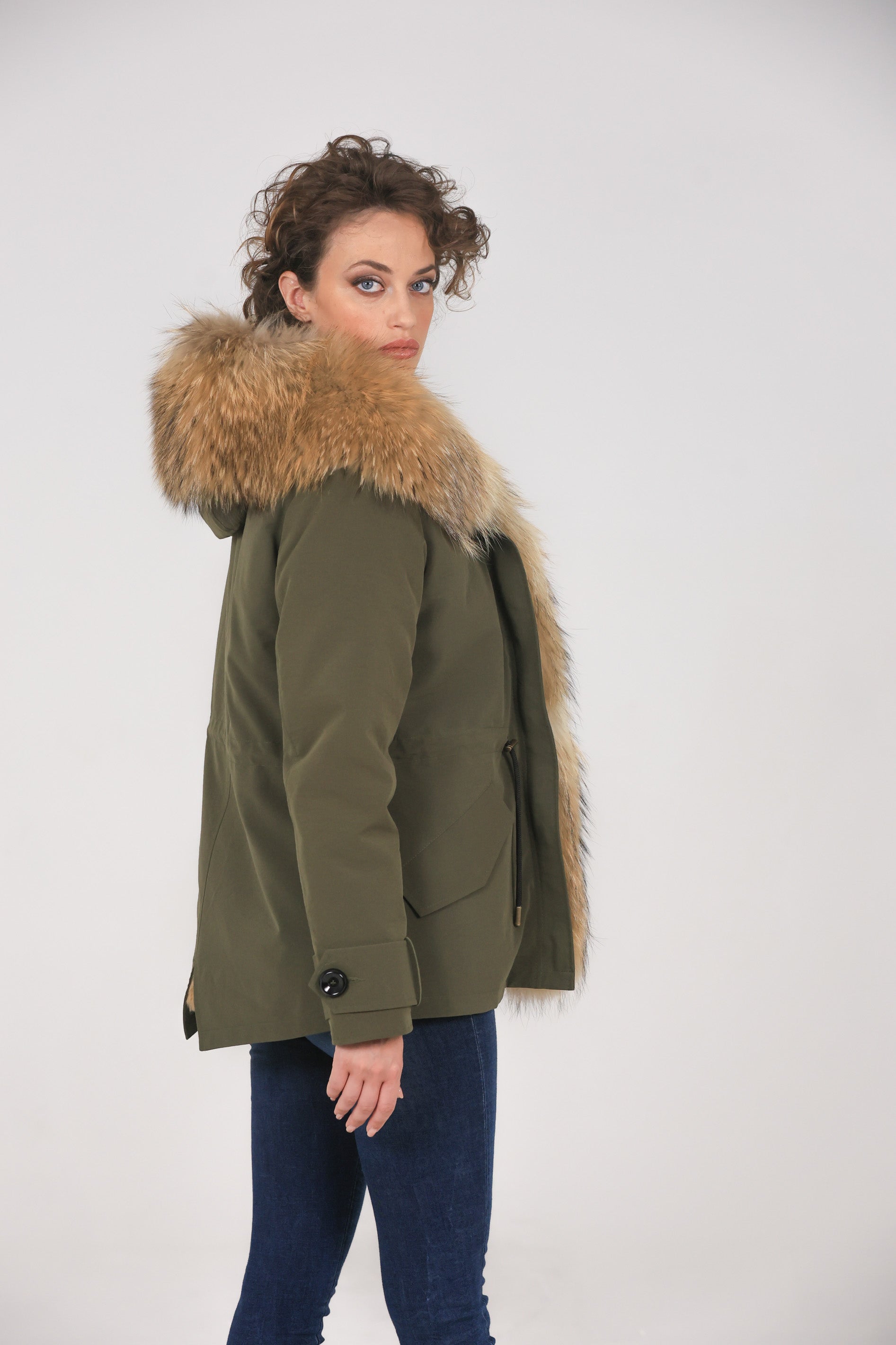 Short raccoon waterproof technical cotton parka