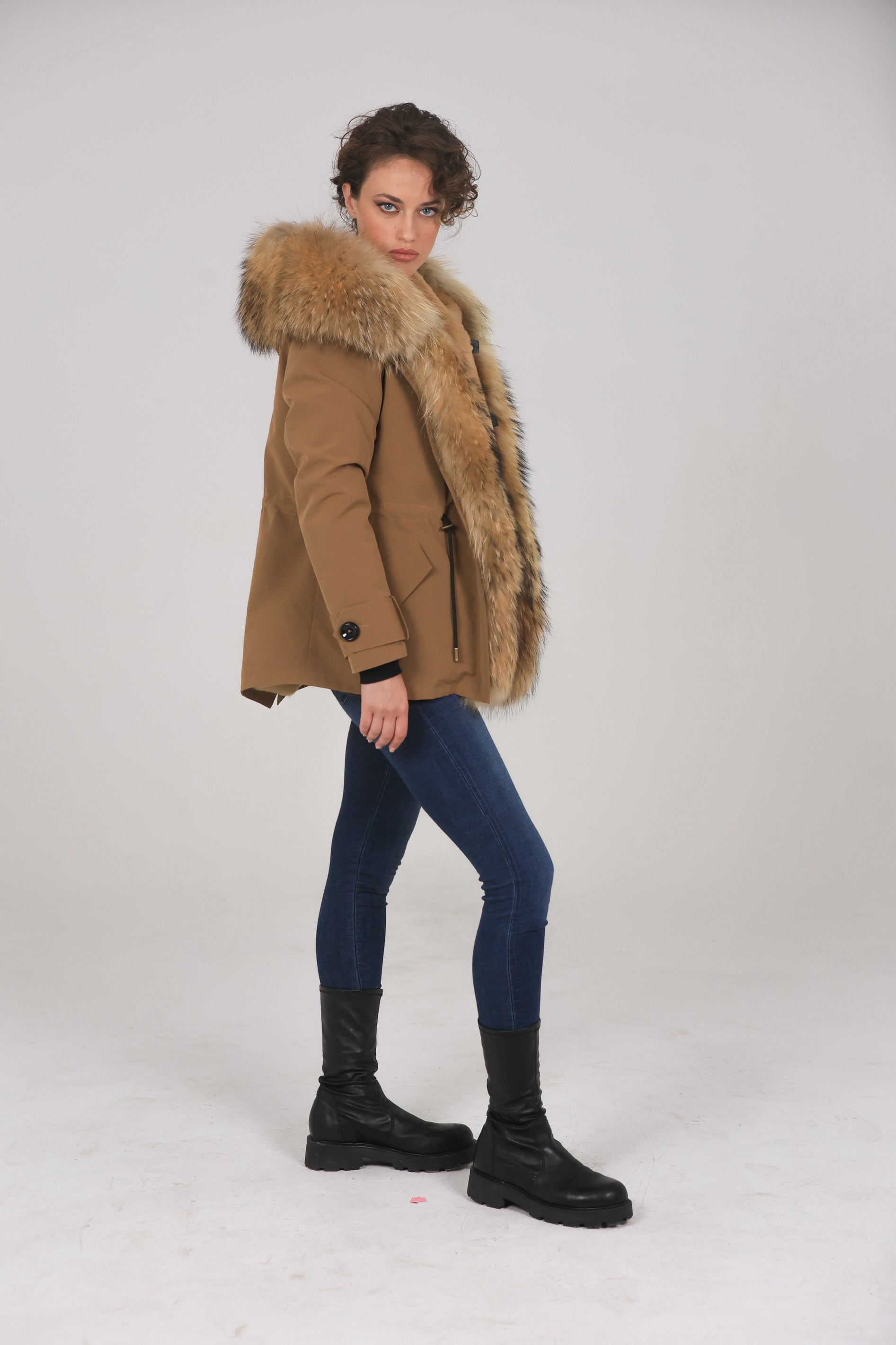 Short raccoon waterproof technical cotton parka